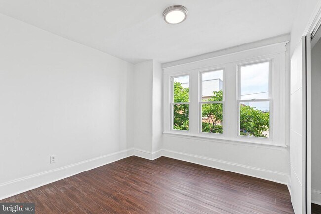 Building Photo - 2418 Mifflin St