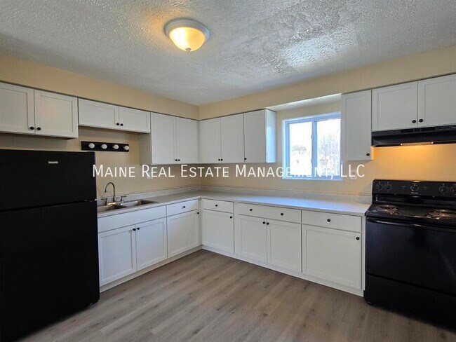 Foto del edificio - 8 Hillside Ln