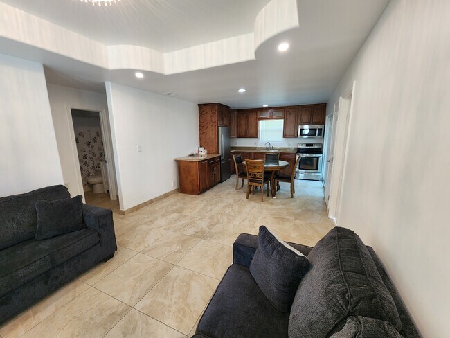 Disfrute de la comodidad de esta hermosa casa. - 228 Las Mitras Ln