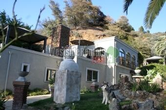 Foto principal - 2400 Laurel Canyon Blvd