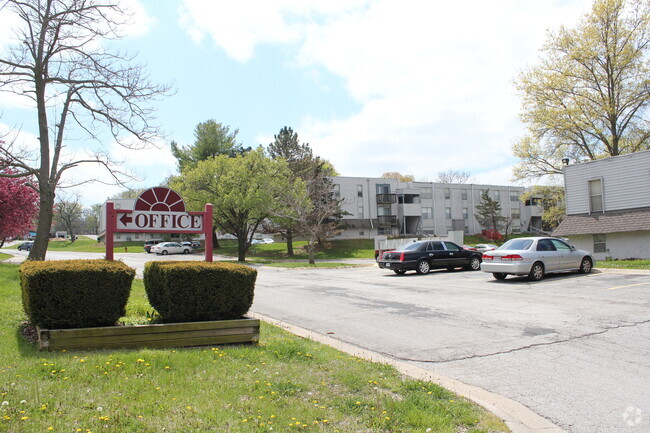 Building Photo - Stadium View Apartments