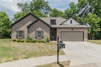 Building Photo - 114 Falling Waters Ln