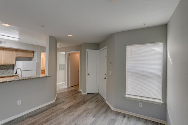 Foto del edificio - 474 S Pin Oak Pl