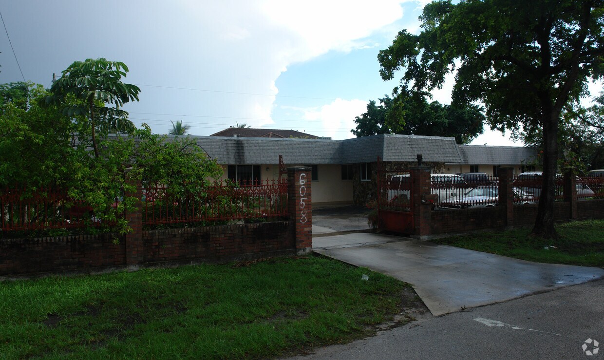 Primary Photo - 6058 SW 18th St