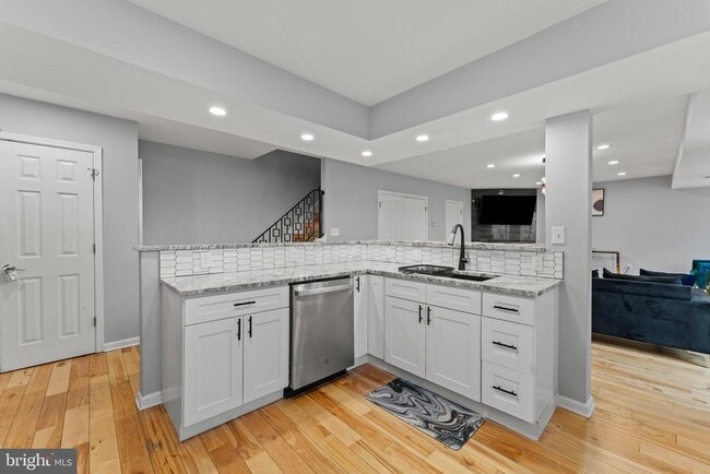 Foto del edificio - 8001 Greenspring Way