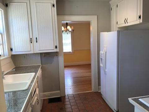 Building Photo - Two bedroom bungalow in Midwood