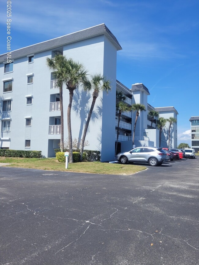 Foto del edificio - 3799 S Banana River Blvd