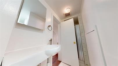 Building Photo - Bright 2BR/2BA in Russian Hill – Steps fro...