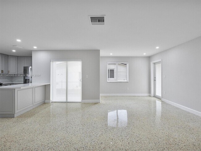 Foto del edificio - 3822 SW 92nd Ave