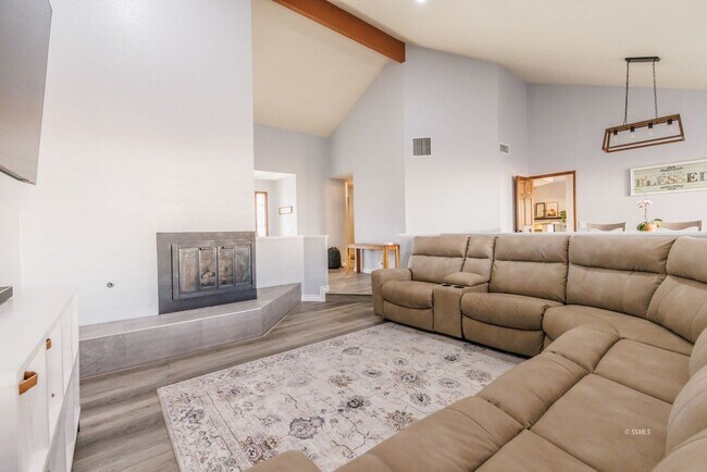 Building Photo - Beautiful home for rent
