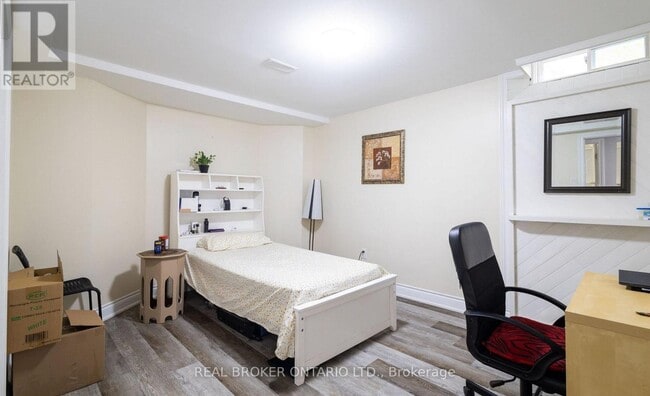 Building Photo - 3183 Valcourt Crescent