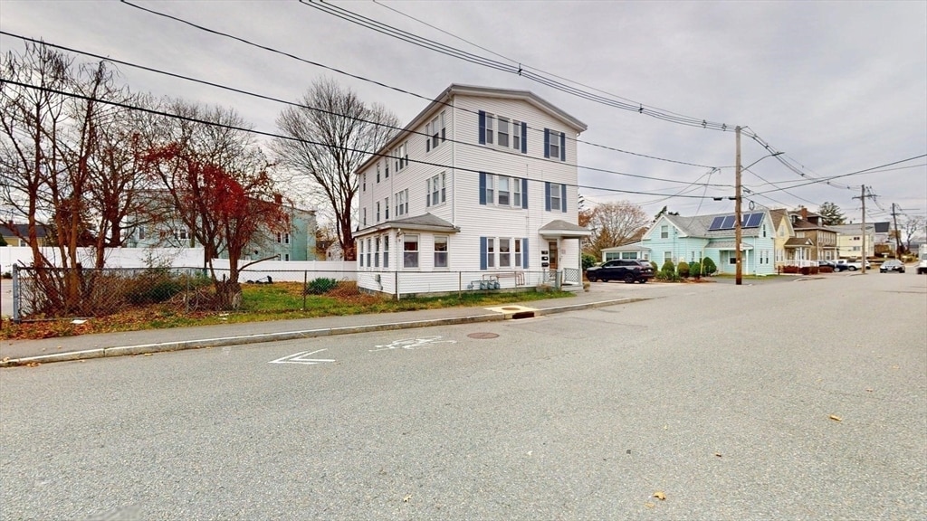 Building Photo - 22 Summer St