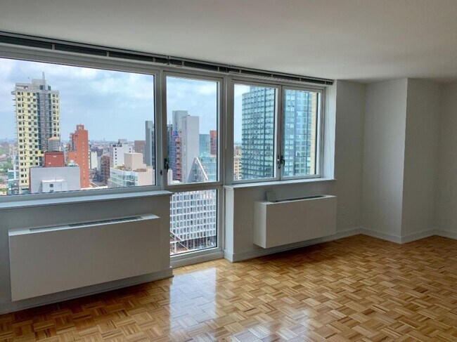Foto del edificio - 0 bedroom in LONG ISLAND CITY NY 11101