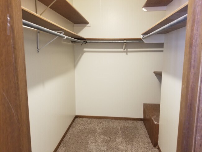 Building Photo - 2721 Ferndale Ave