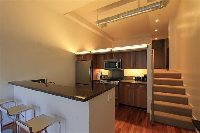 Foto del edificio - ICON Loft Available April 1st!