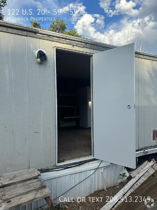 Building Photo - 122 US-20