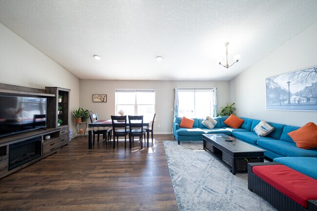 Building Photo - 8525 Titanium Cir