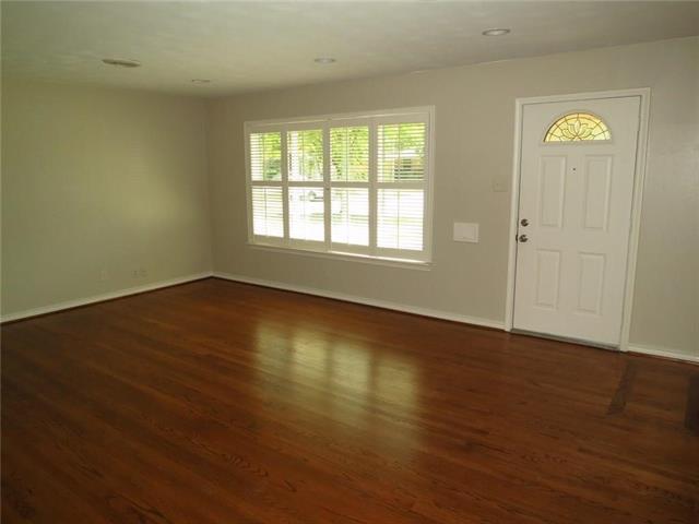 Building Photo - 419 La Salle Dr