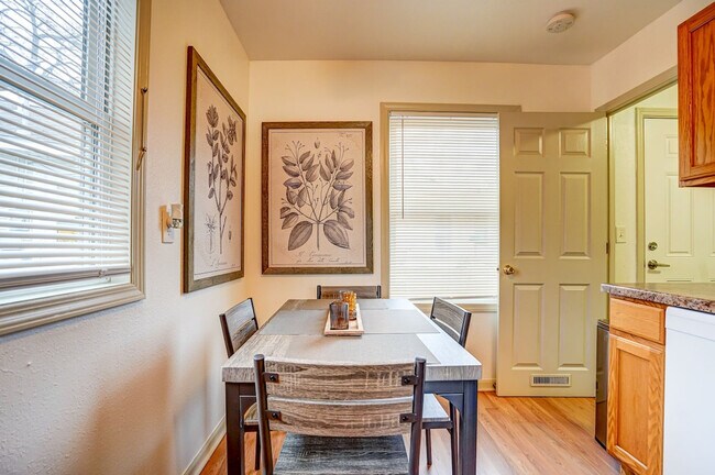 Foto del edificio - 5123 University Ave