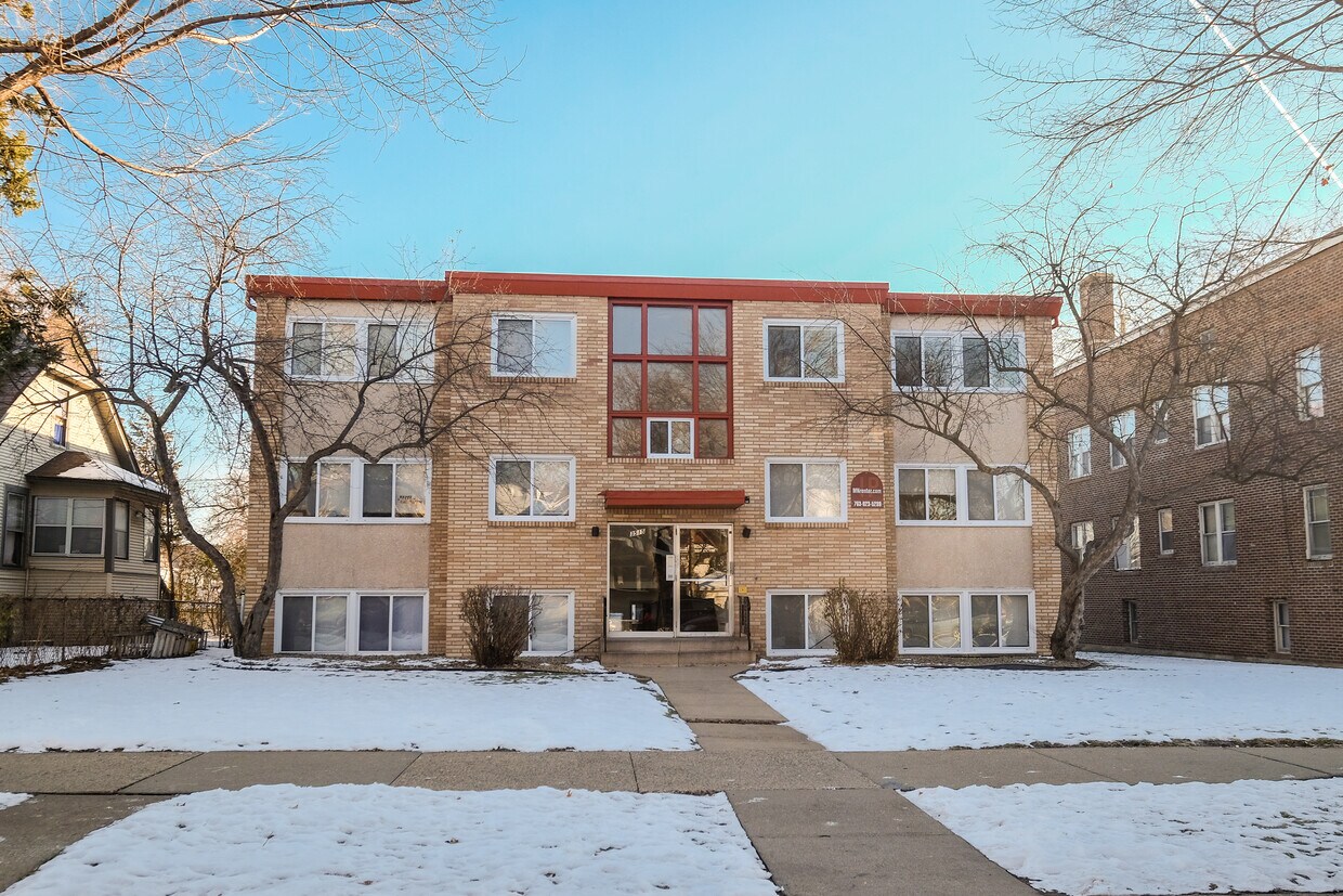 Pleasant Ave Apartments Rentals in Minneapolis at 3515 Pleasant Ave