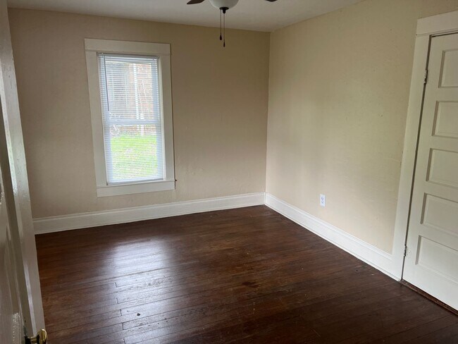 Foto del edificio - Charming 3 bed room 1 bath room