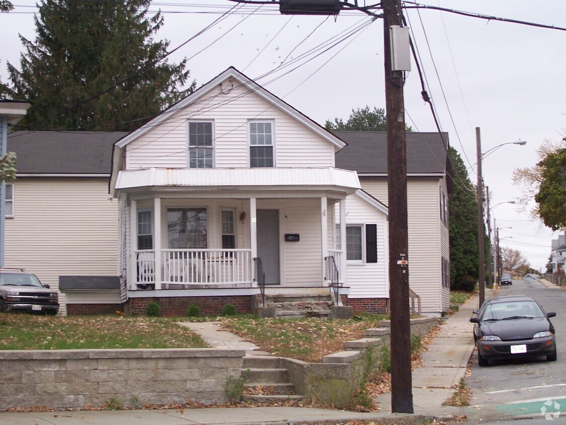 Primary Photo - 24-26 E Main St