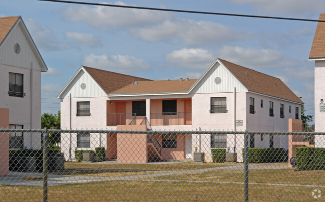 Building Photo - Everglade Heights