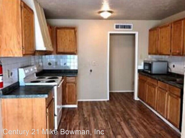 Building Photo - 3 br, 2 bath House - 7533 Parkwood Lane