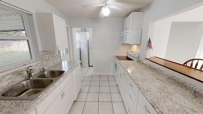 Foto del edificio - 449 N Waterway Dr