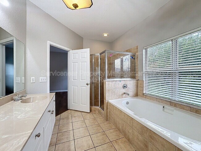 Foto del edificio - 10841 Dragonwood Dr