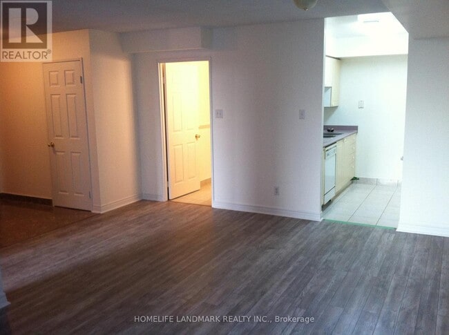 Building Photo - 256 Doris Ave