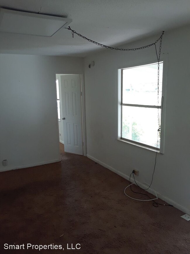 Building Photo - 2 br, 2 bath House - 5355 Kathleen Rd #3