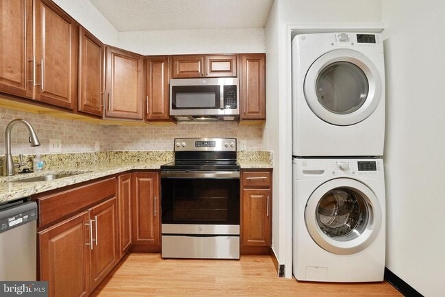 Foto del edificio - 3800 Powell Ln