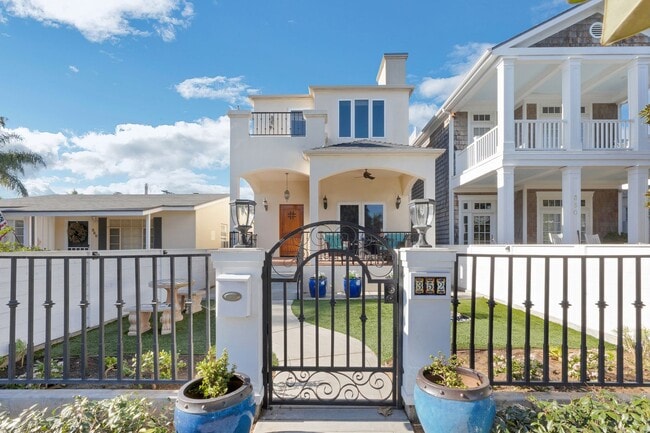 Foto del edificio - 3-bedroom 3.5 Coronado Village home near schools