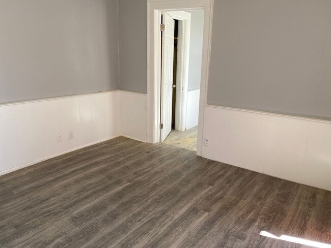 Building Photo - CUTE 2 BEDROOM 1 BATH HOME IN FERNDALE $1250