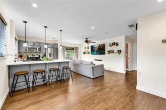 Building Photo - 6236 SW 136th Ct