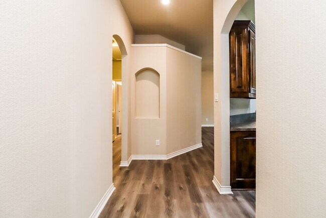 Foto del edificio - 160 Spring Hollow Dr