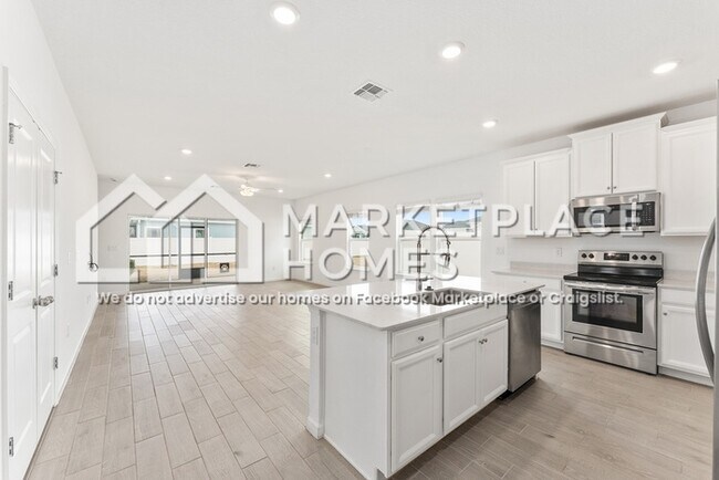 Building Photo - 5621 SW 90th Ln