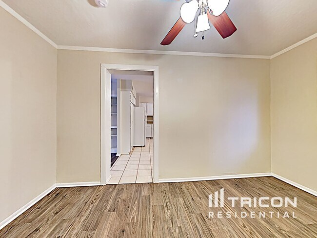 Building Photo - 5712 N 63rd Dr