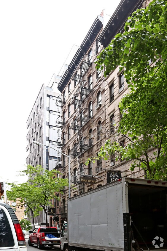 Building Photo - 284 Mulberry St