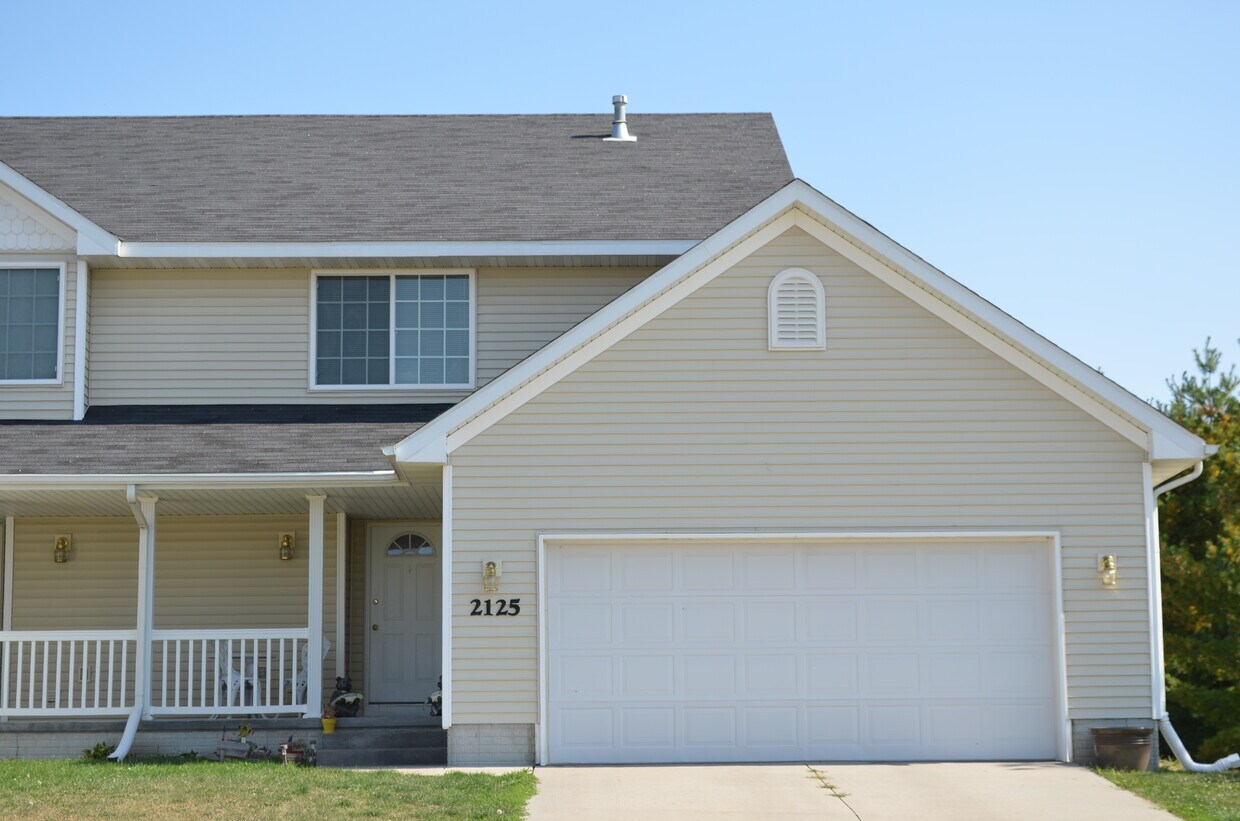 Primary Photo - 2125 Copper Wynd Dr