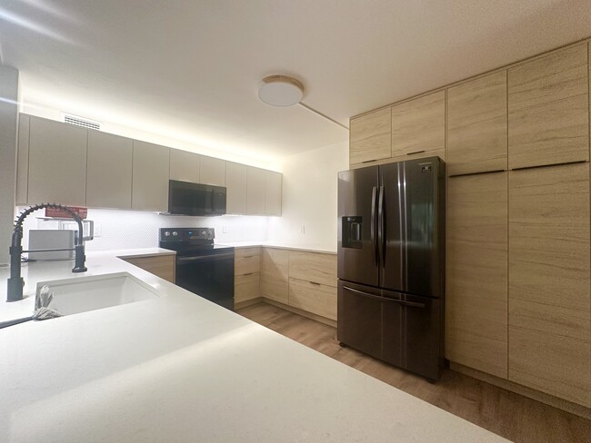 Kitchen - 630 Cranes Way