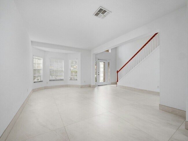 Foto del edificio - 6457 Winder Oaks Blvd