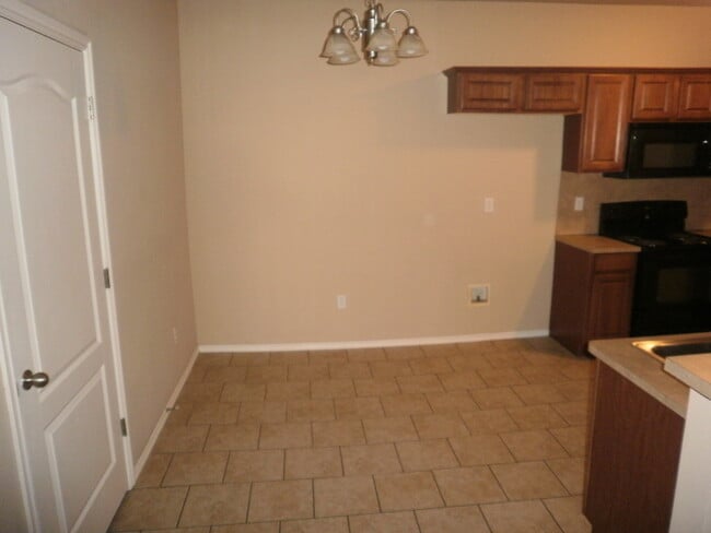 Building Photo - 4516 SE 77th St