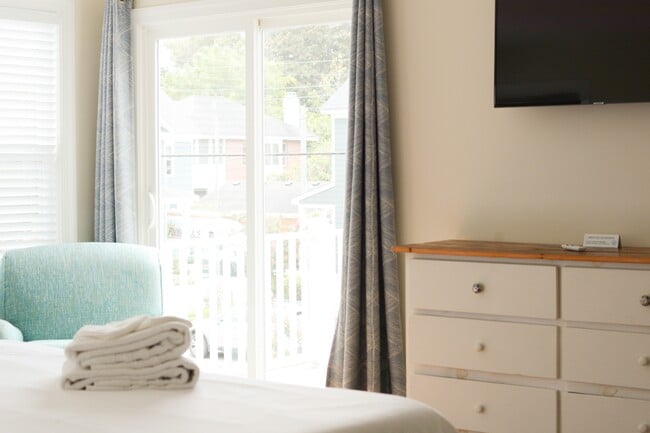 Photo - 320 27th St House