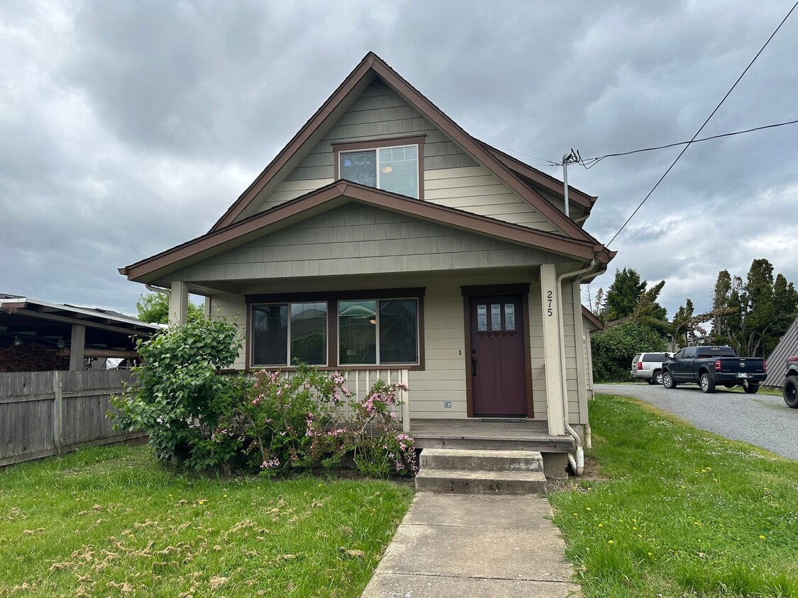 Primary Photo - Beautiful 3 bedroom 2 bathroom house in Cr...