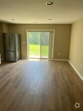 Building Photo - 20 Aster Ln