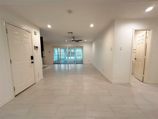 Foto del edificio - 9626 Highmeadow Dr
