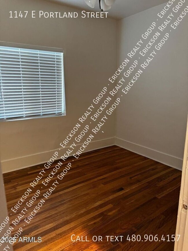 Building Photo - 1147 E Portland St