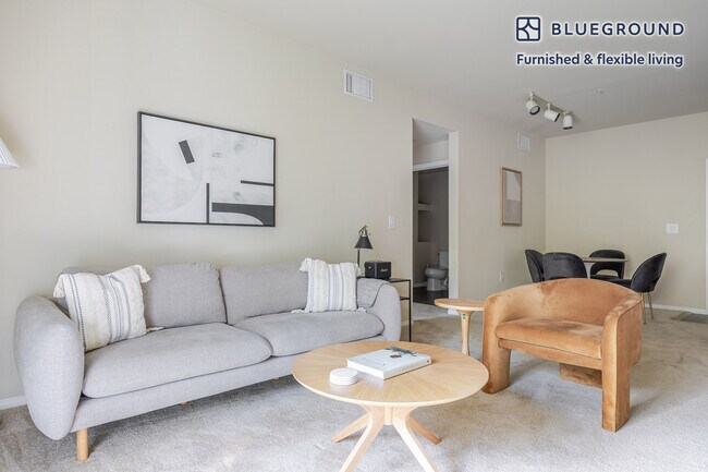 Building Photo - 5535 Westlawn Ave